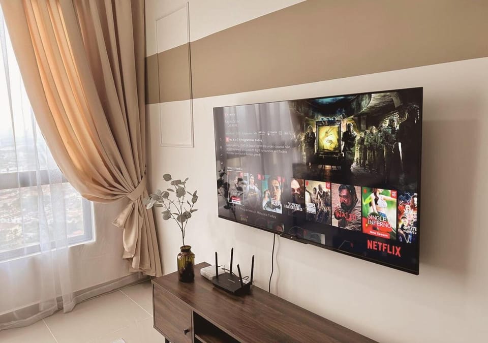 Communal lounge/ TV room, TV and multimedia, Decorative detail, Evening entertainment