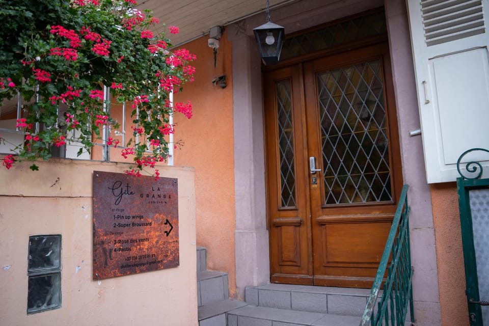 Facade/entrance