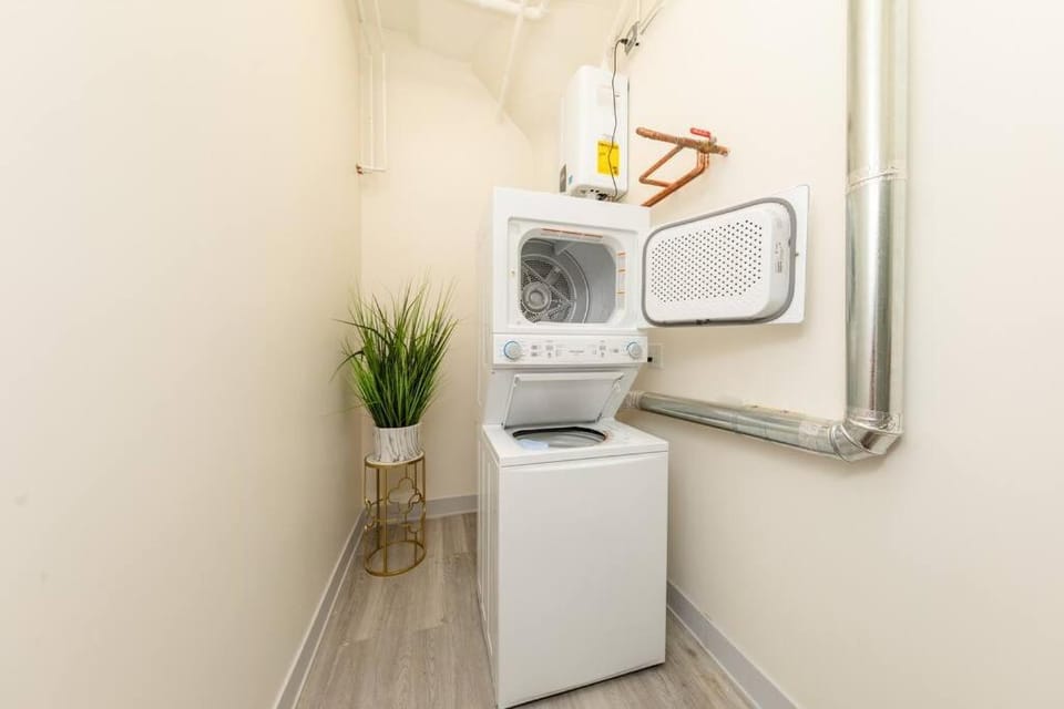 Luxury 6BR Suite Prime South Loop Perfect Location for Families or Groups Near Soldier Field, Museum Campus & McCormick Place Apartment in South Loop