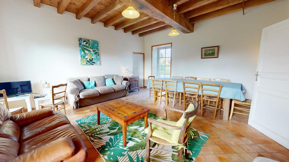 Communal lounge/ TV room, Living room