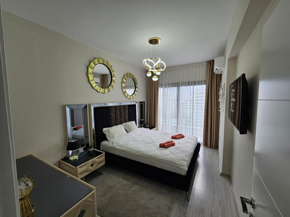 Bed, TV and multimedia, View (from property/room), Photo of the whole room, Bedroom