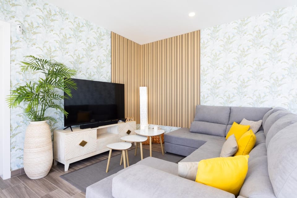 TV and multimedia, Living room, Seating area, air conditioner, air conditioner