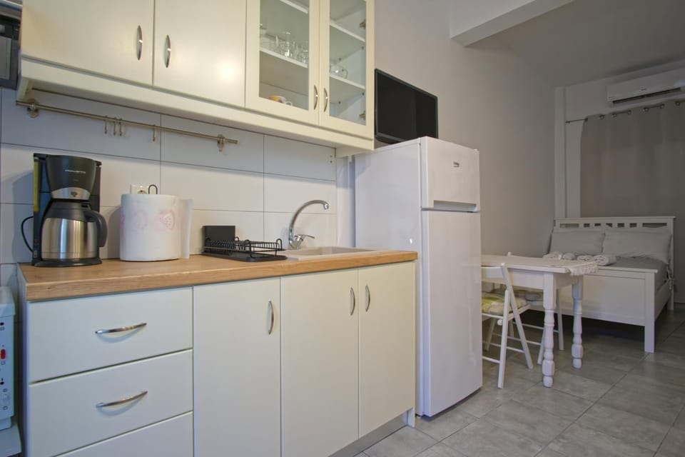 Andriana's studio Apartment in Peloponnese, Western Greece and the Ionian