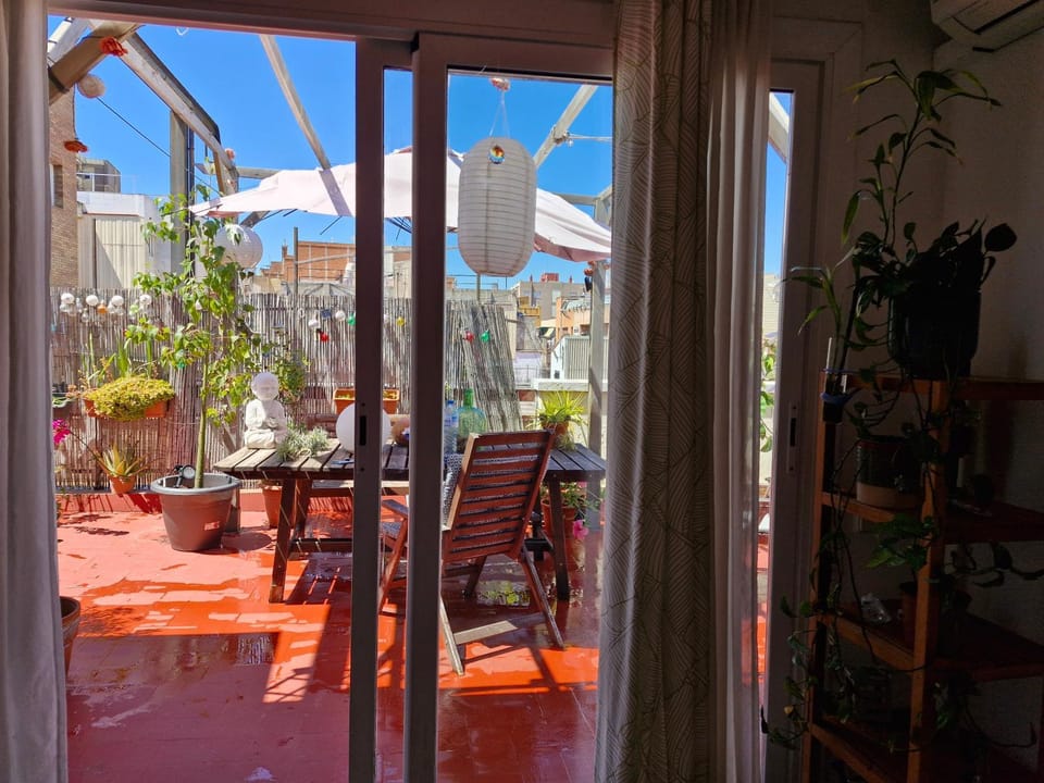 Atico Soleado Vacation rental in L'Hospitalet de Llobregat