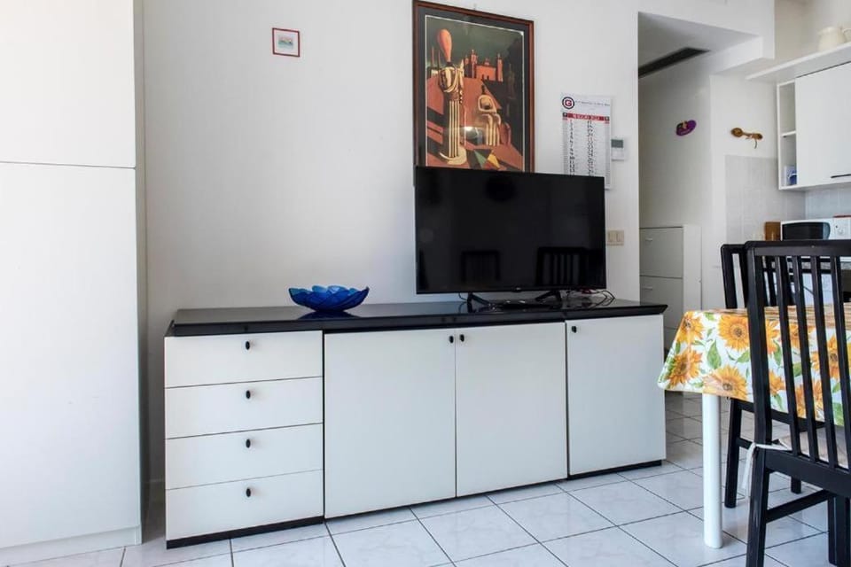 M355 - Marcelli, bilocale con giardino e parcheggio Apartment in Marcelli