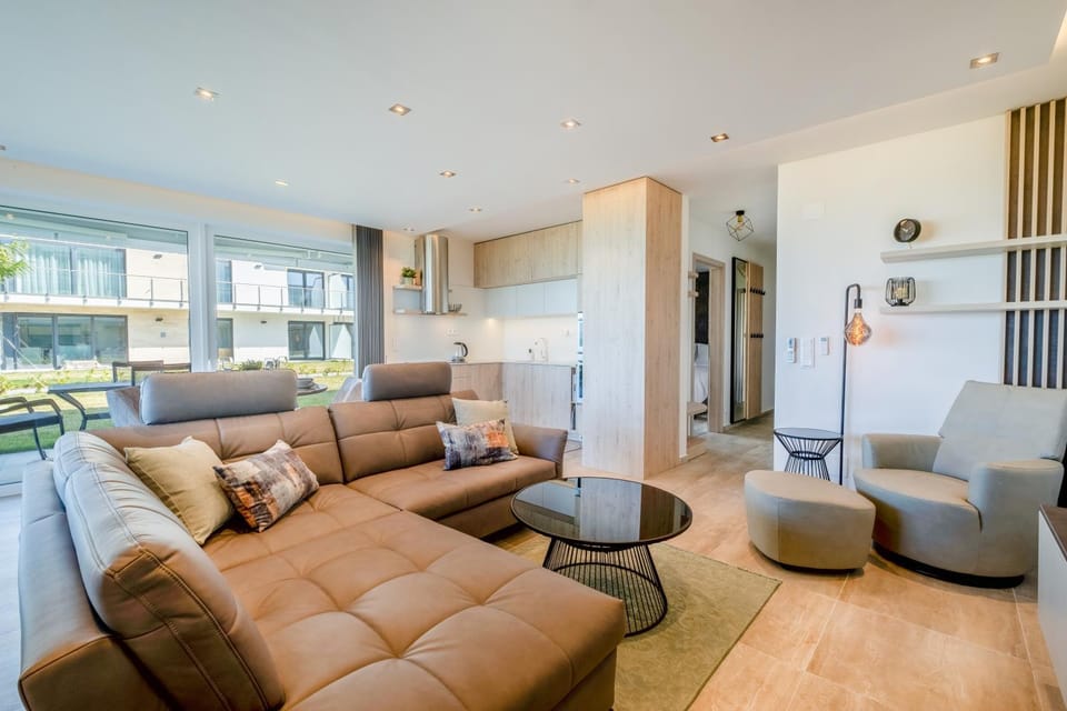 Kitchen or kitchenette, Living room, Seating area