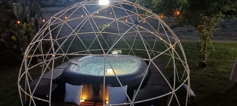 Night, Natural landscape, Garden, Hot Tub, Solarium, Spa and wellness centre/facilities, Garden view, Pool view, Swimming pool