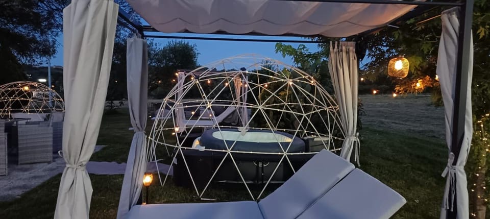 Night, Garden, Hot Tub, Solarium, Spa and wellness centre/facilities, Dining area, Evening entertainment, Garden view, Entertainment, Dinner, sunbed