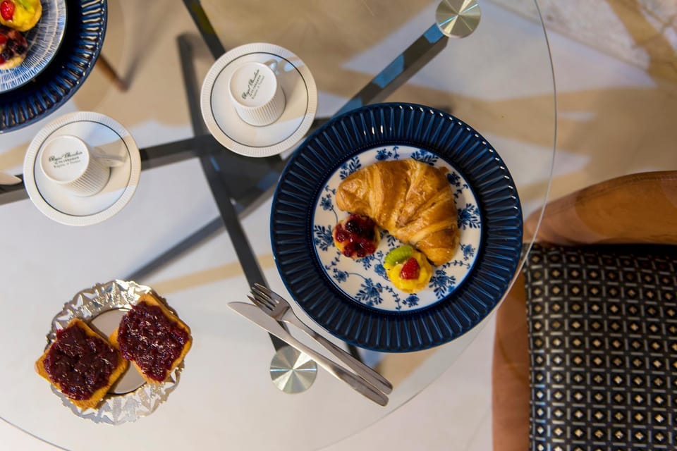 Dining area, Breakfast