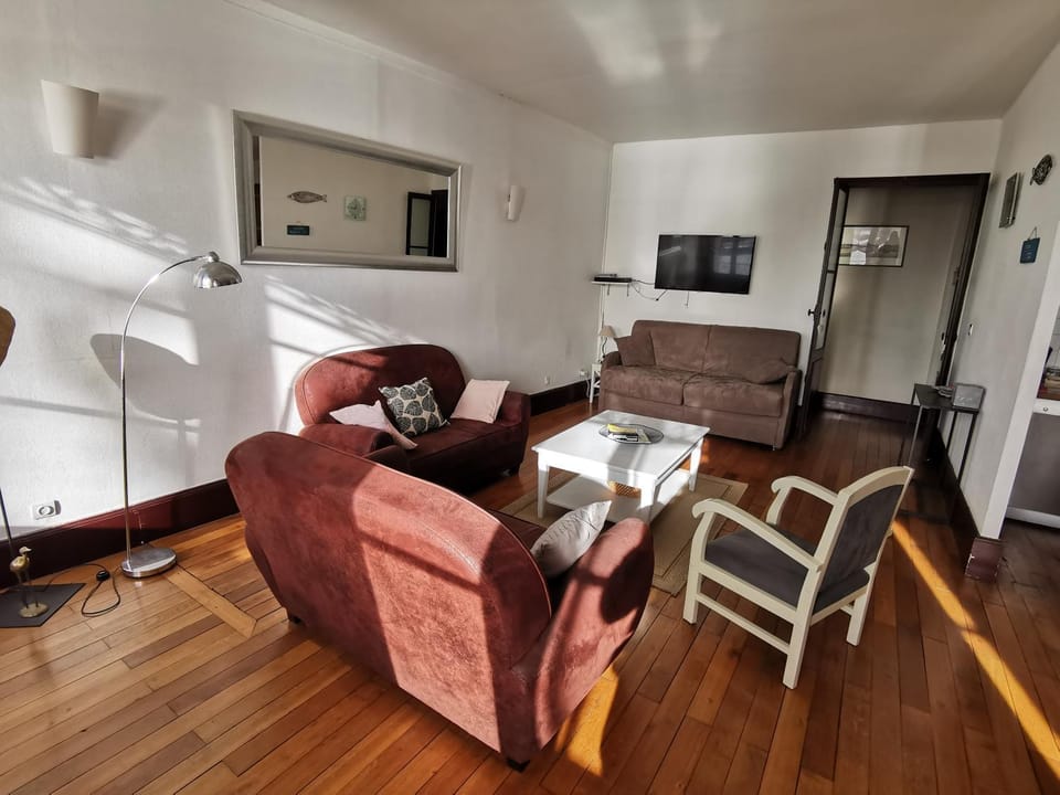TV and multimedia, Living room, Seating area