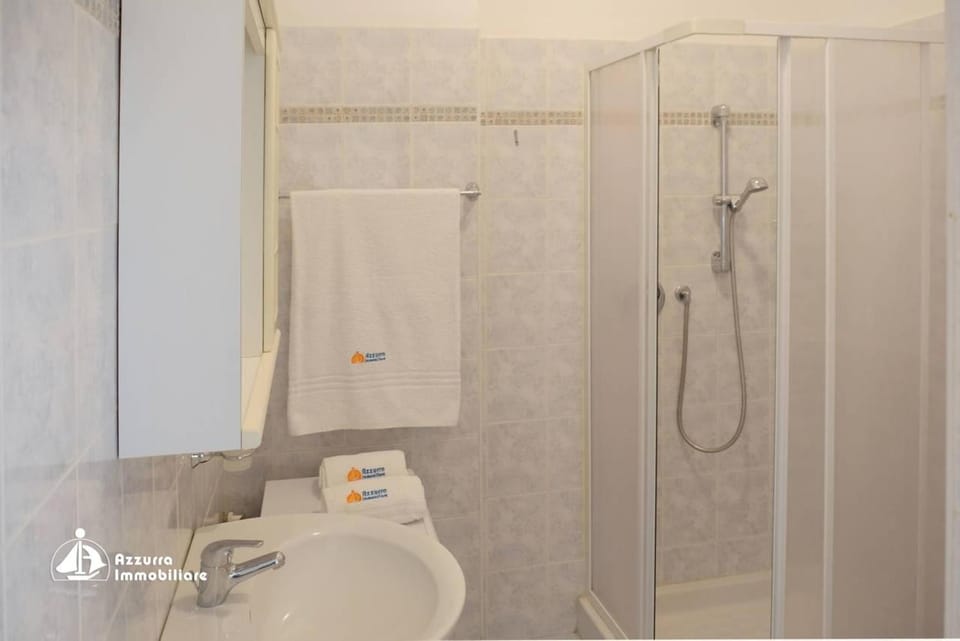 Bathroom, Living room