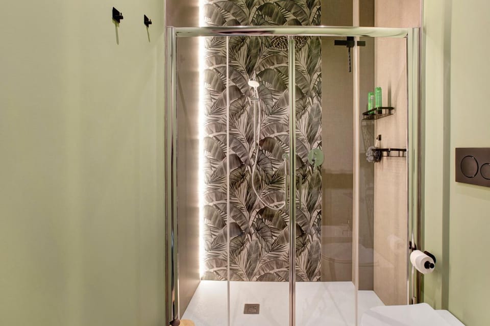 Bathroom, Living room