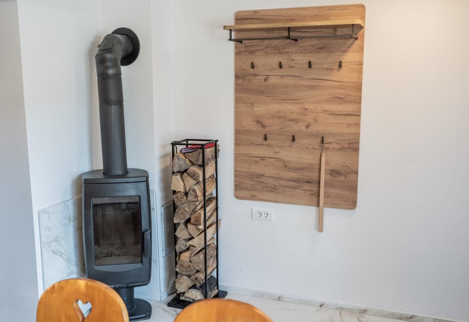 Decorative detail, fireplace, flat iron, heating