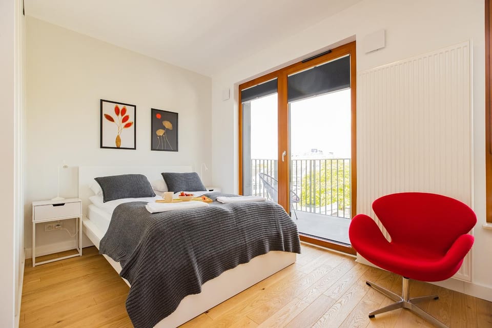 Bed, Seating area
