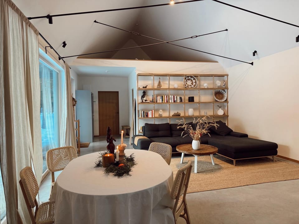 Living room, Seating area, Dining area