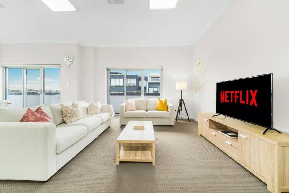 Spacious 3 bed apartment near airport with parking Apartment in Sydney