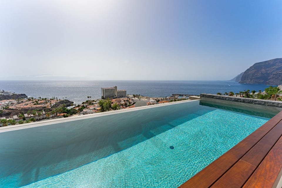 SVB Aquasuites Luxury Penthouse - A01 Villa in Acantilados de Los Gigantes