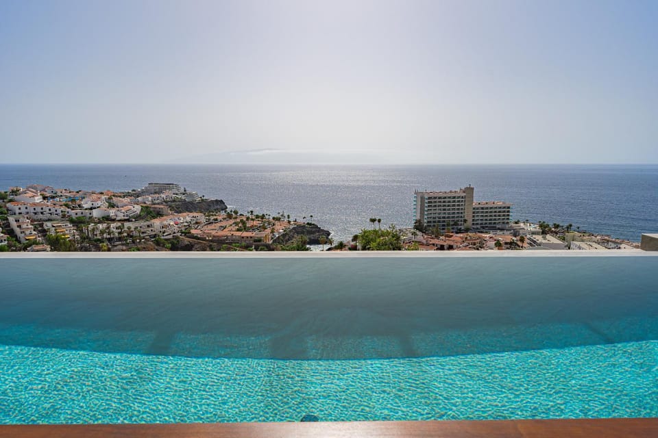 SVB Aquasuites Luxury Penthouse - A01 Villa in Acantilados de Los Gigantes