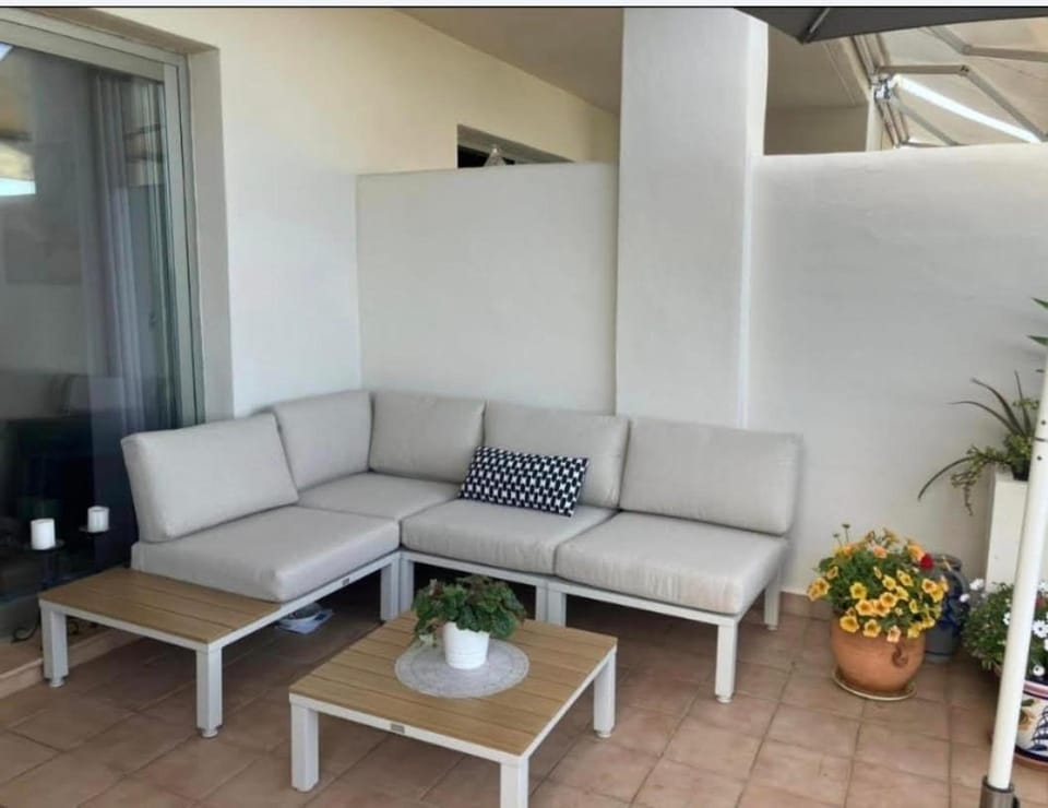 2 Bed Flat-Sleeps4-Pets-Pool-Parking-GolfClub Apartment in Costa del Sol