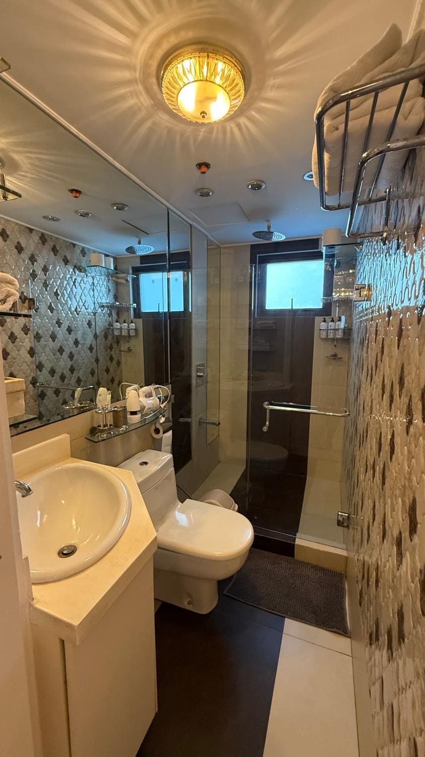 Stylish 1BR, sunset view, netflix, parking, fast Wi-FI Apartment hotel in Pasig