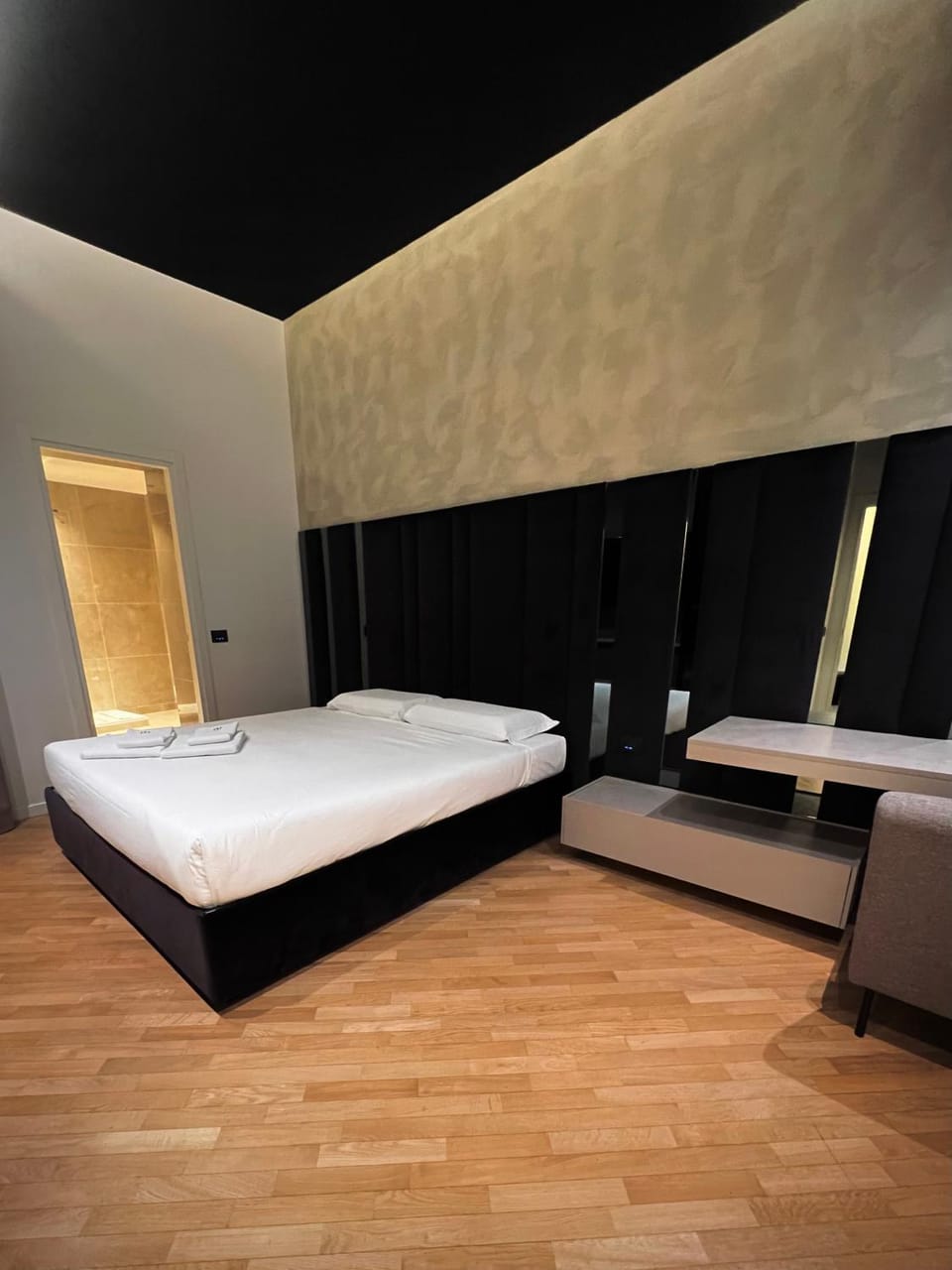 Moscova Luxury in Brera with WIFI and 3 bedrooms Apartment in Milan
