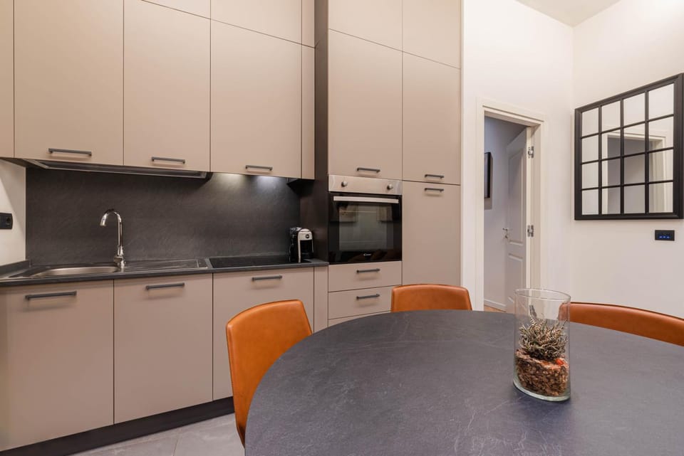 Moscova Luxury in Brera with WIFI and 3 bedrooms Apartment in Milan