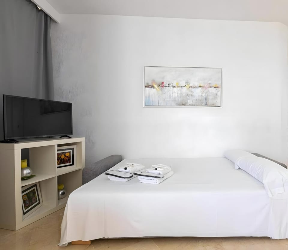 Living room, Bedroom