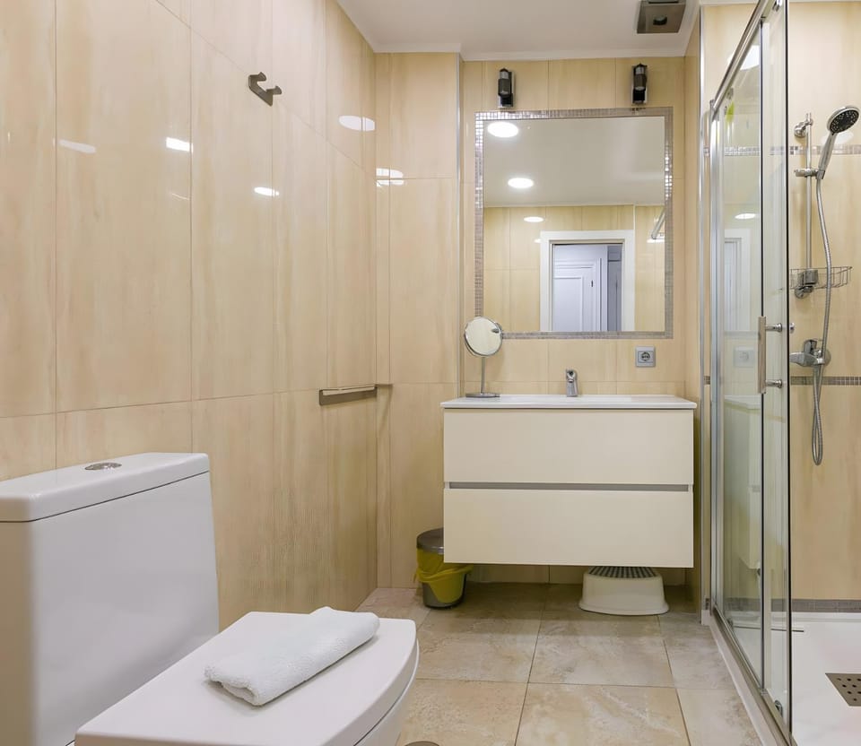 Bathroom, Living room