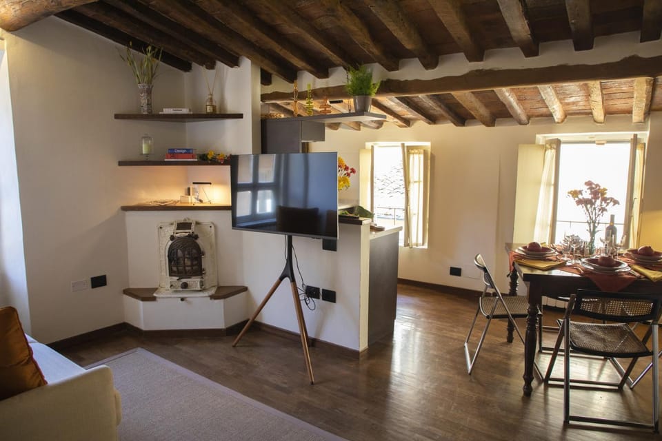La Mansardina Beccheria Central Apartment 1 double bedroom, 1 sofa bed Apartment in Capannori