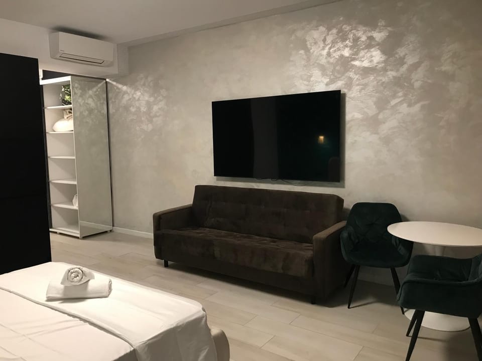 Sea view studio Mamaia Apartment in Constanta