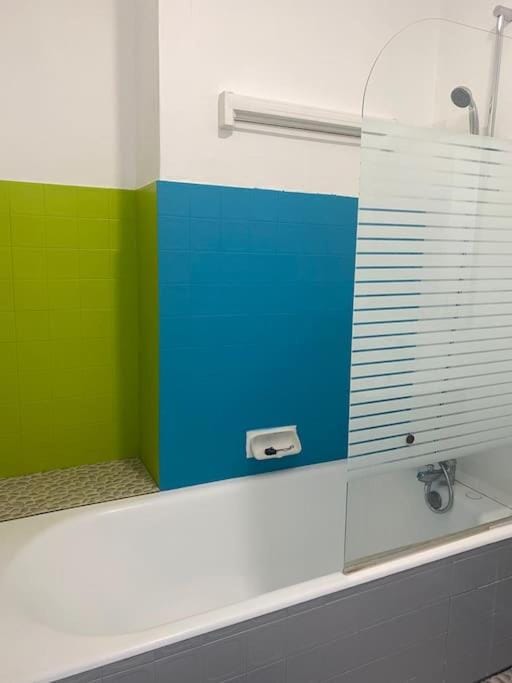 Bathroom, Bath