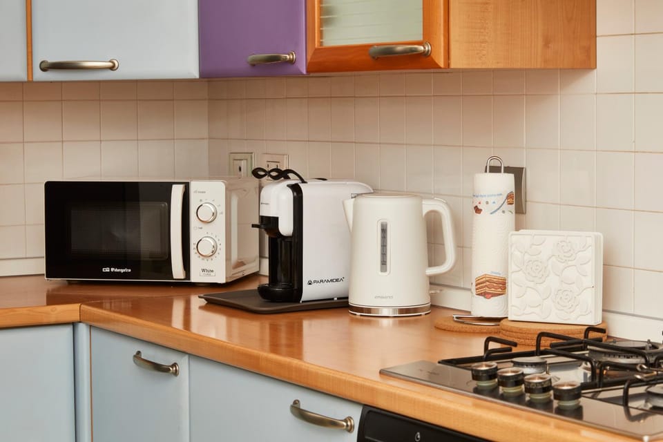 Coffee/tea facilities, stove