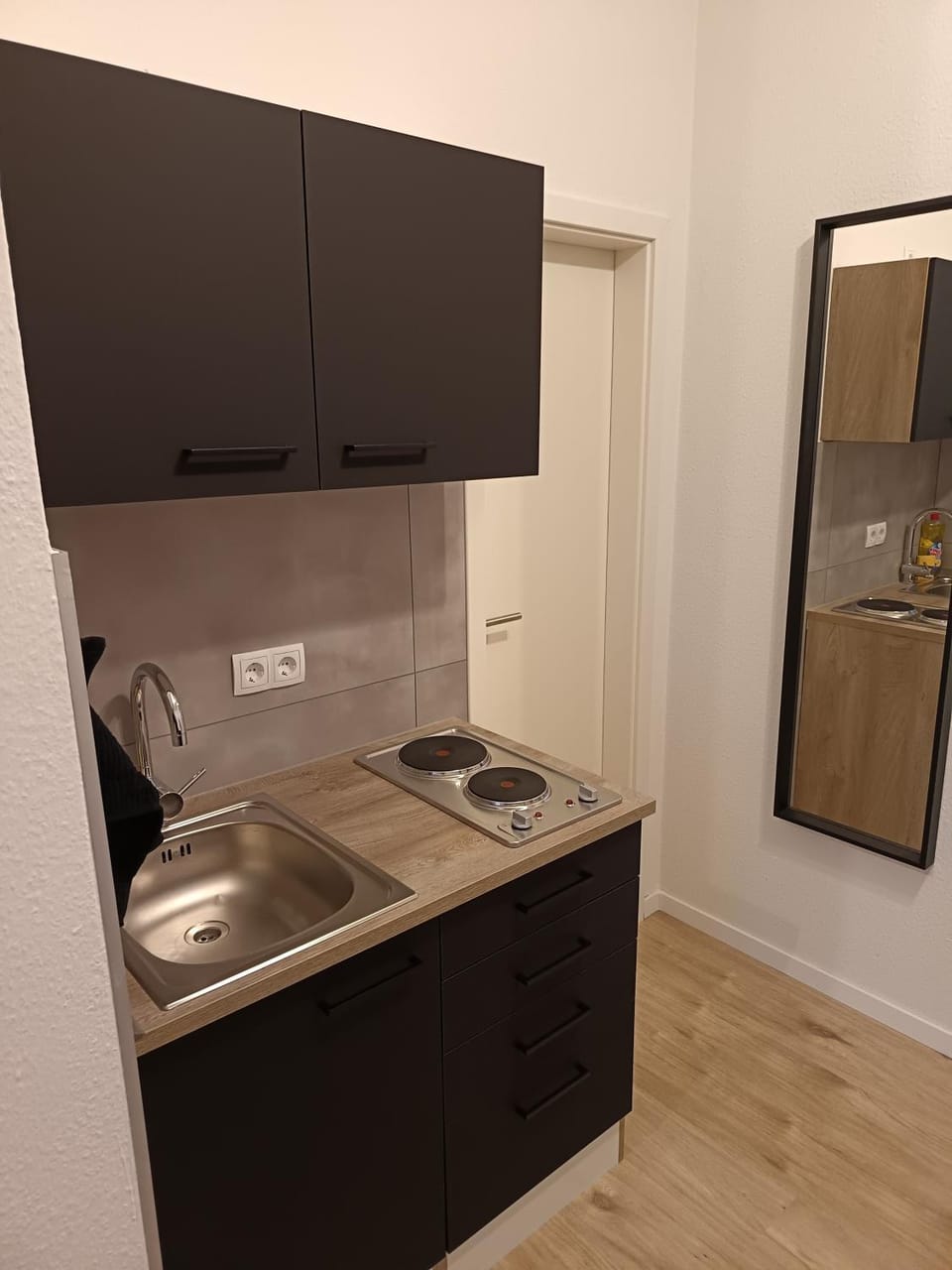 Business Apartment mit neuem Bad / WLAN / Smart-TV / Küche Apartment in Mannheim