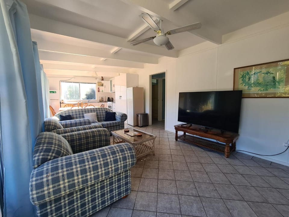 Kookaburra Lodge House in Loch Sport