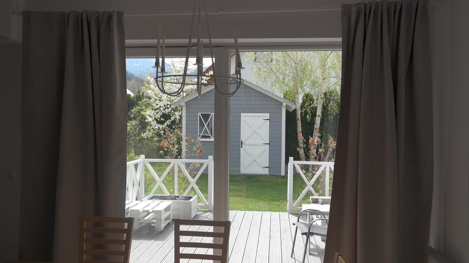 Garden, Balcony/Terrace, Living room, furniture