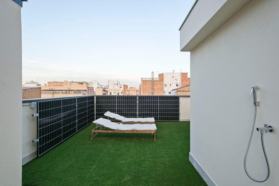 Property building, Patio, Spring, Day, Natural landscape, Winter, Summer, View (from property/room), Balcony/Terrace, Autumn, Seasons, Time of day, Sunrise, Sunset, sunbed, towels