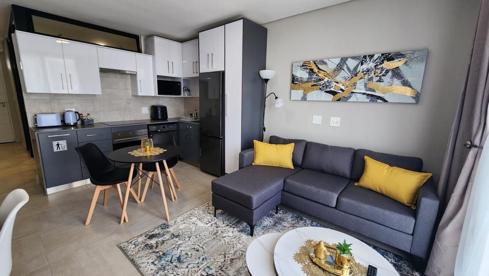 Kitchen or kitchenette, Living room, Seating area, Dining area, oven, stove