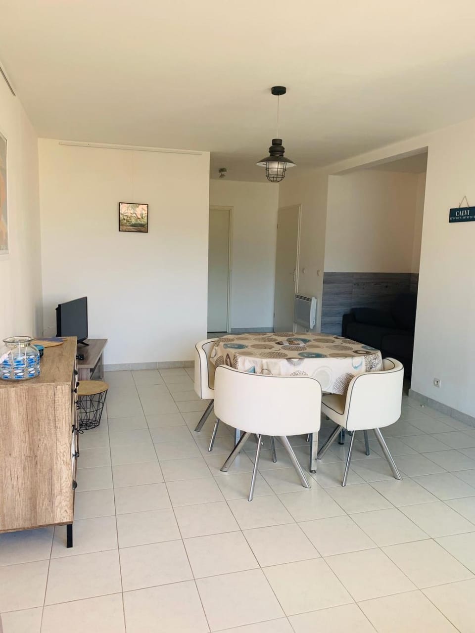 Seating area, Dining area