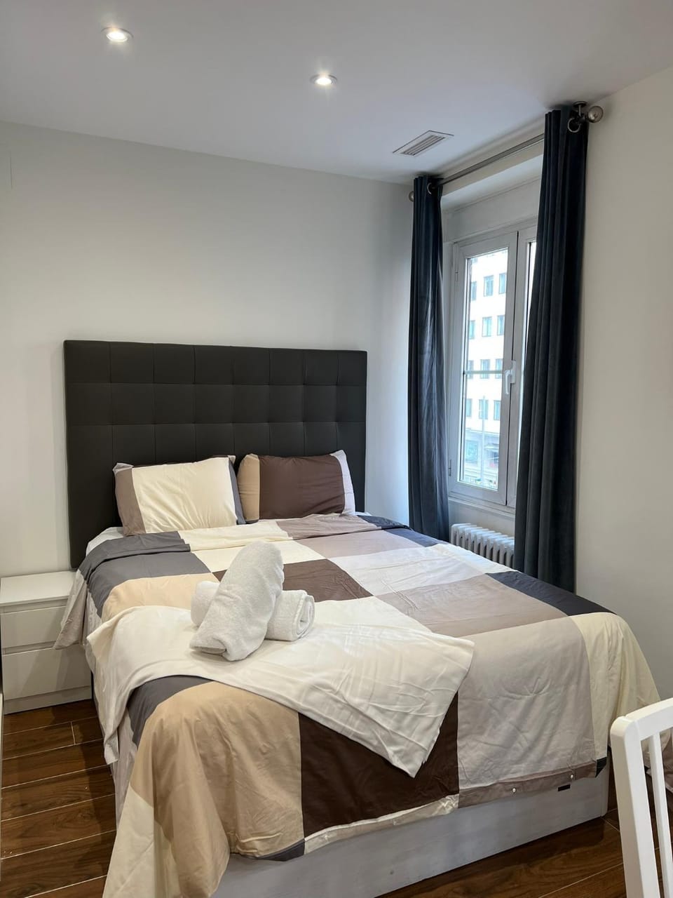 Apartamentos EconoStay Plaza de España Apartment in Centro