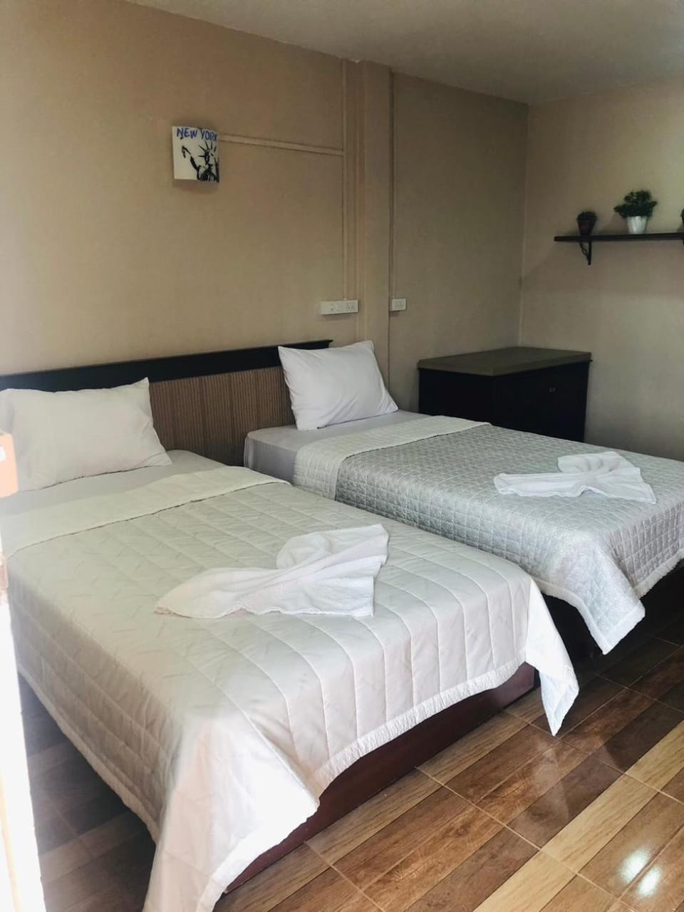 Bed, Photo of the whole room