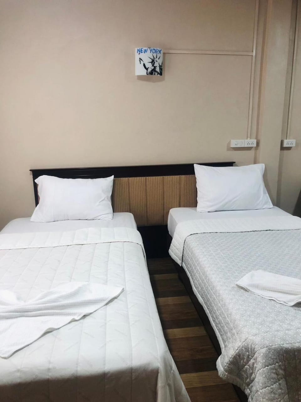 Photo of the whole room, Bedroom, towels