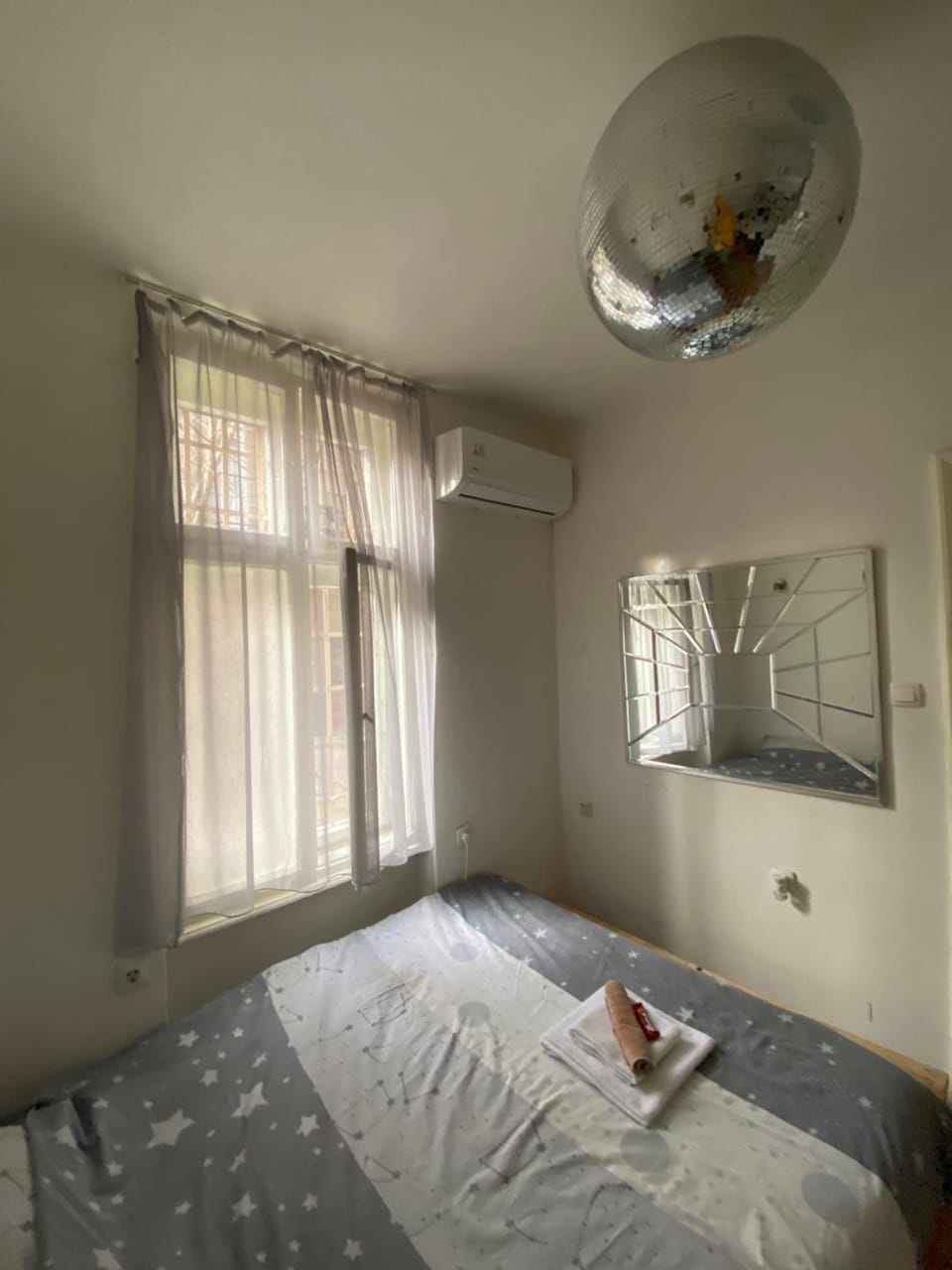 Shine DISCO room Apartment in Belgrade