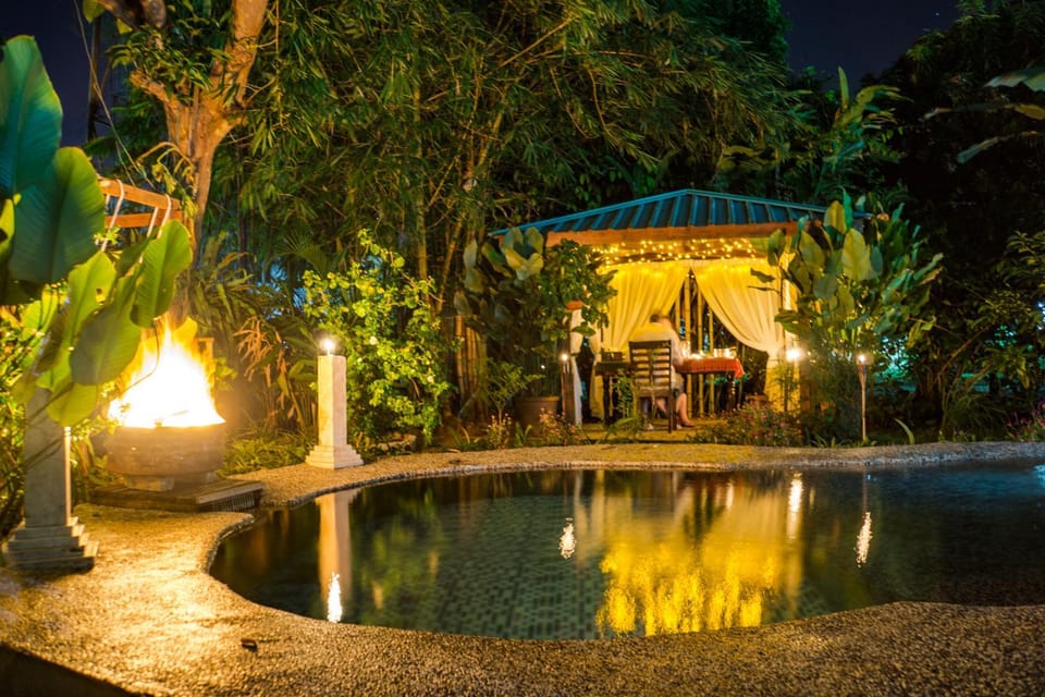 Restaurant/places to eat, Restaurant/places to eat, Garden, Swimming pool