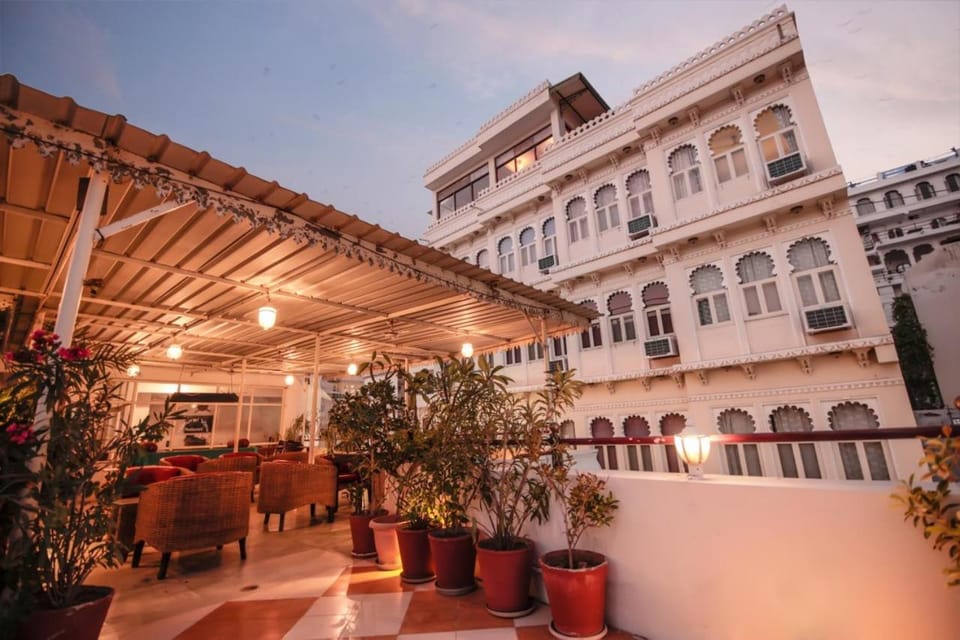 Hotel Devraj Niwas on Lake Pichola Hotel in Udaipur