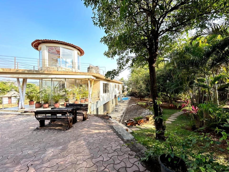 Property building, Garden, Garden view