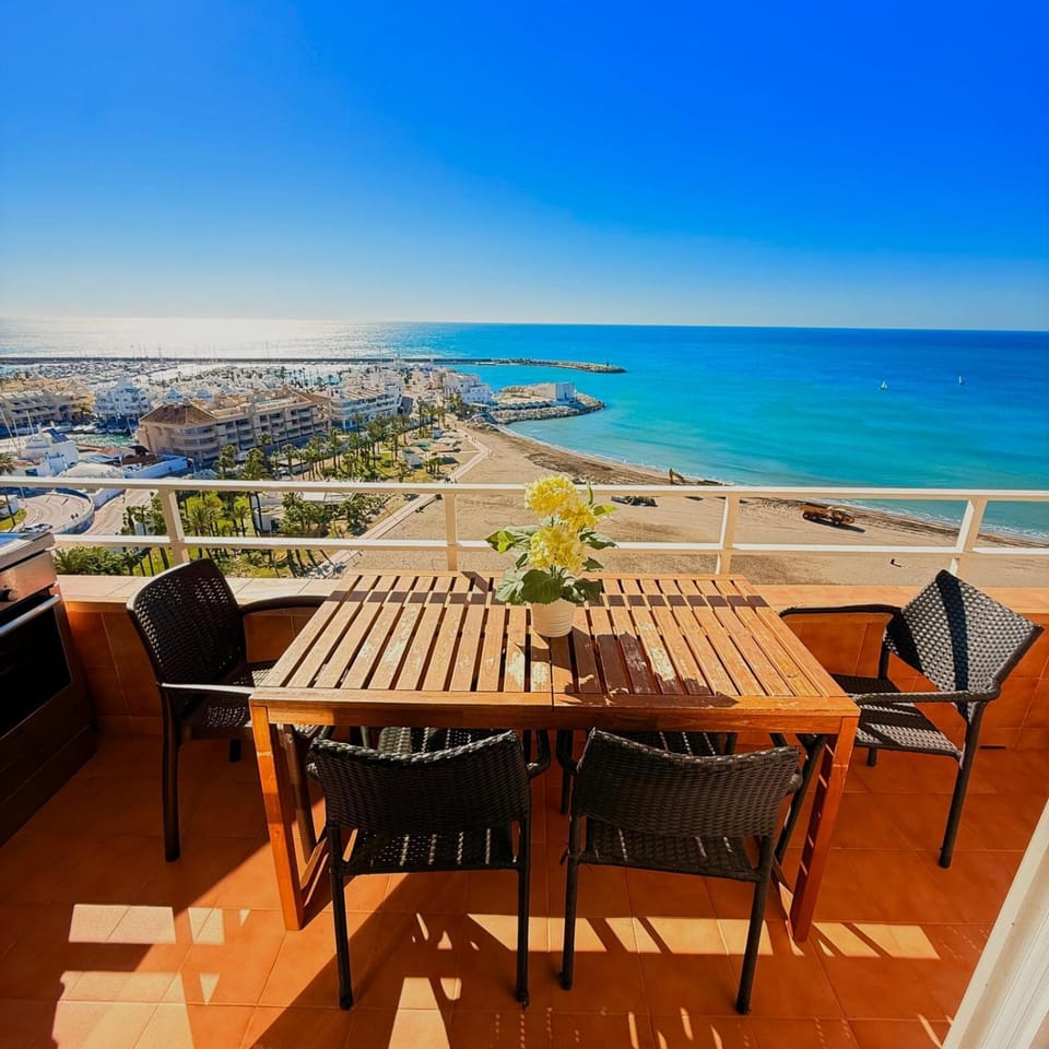 Deluxe penthouse with sea views near Puerto Marina Apartment in Benalmadena