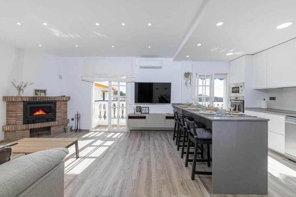Kitchen or kitchenette, Living room