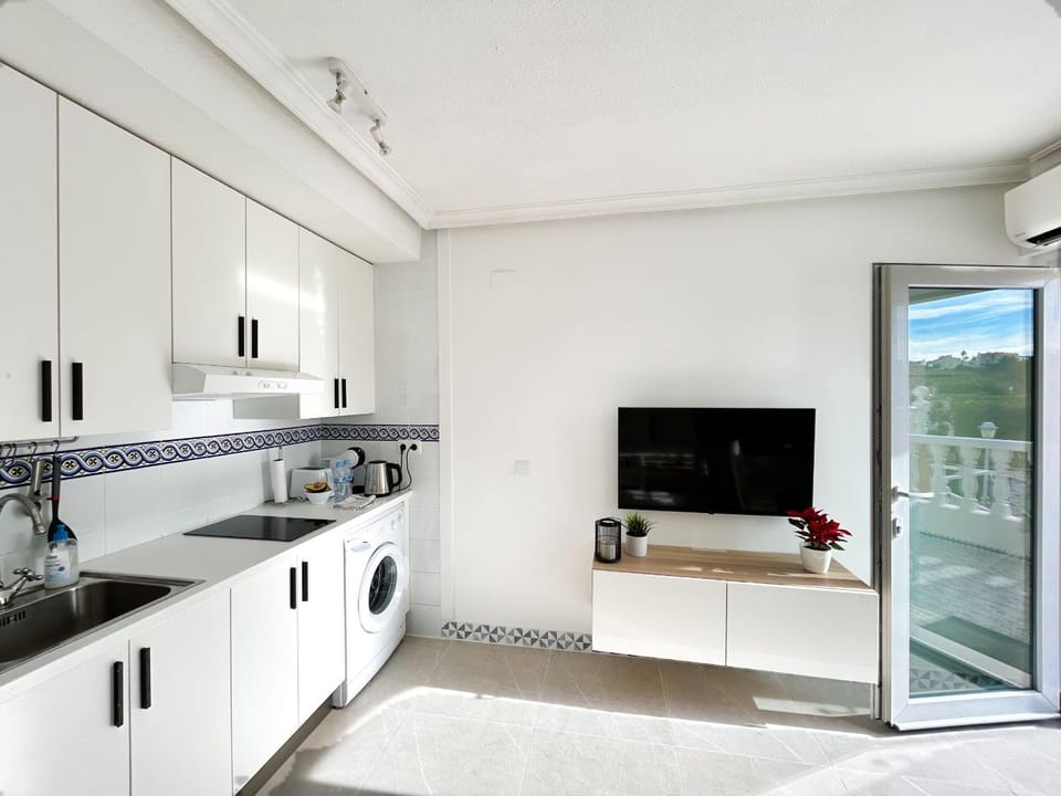 TV and multimedia, Kitchen or kitchenette, dishwasher, minibar, stove