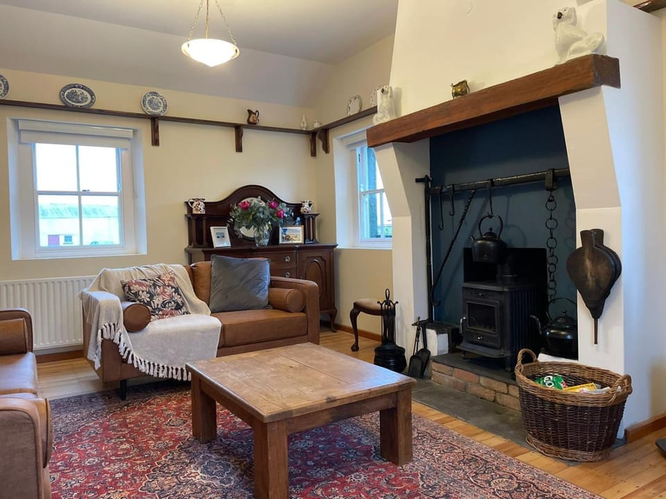 Living room, Seating area, flat iron