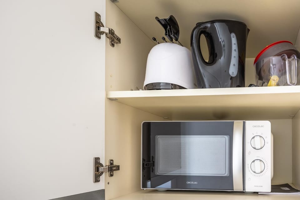 Coffee/tea facilities, Kitchen or kitchenette, microwave, toaster